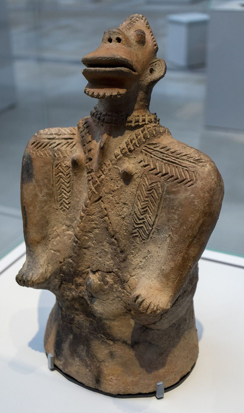 An anthropomorphic statuette of the Sao civilization from the site of Tago, Chad, 700–1000 — the Lake Chad culture of the Kanem-Bornu world