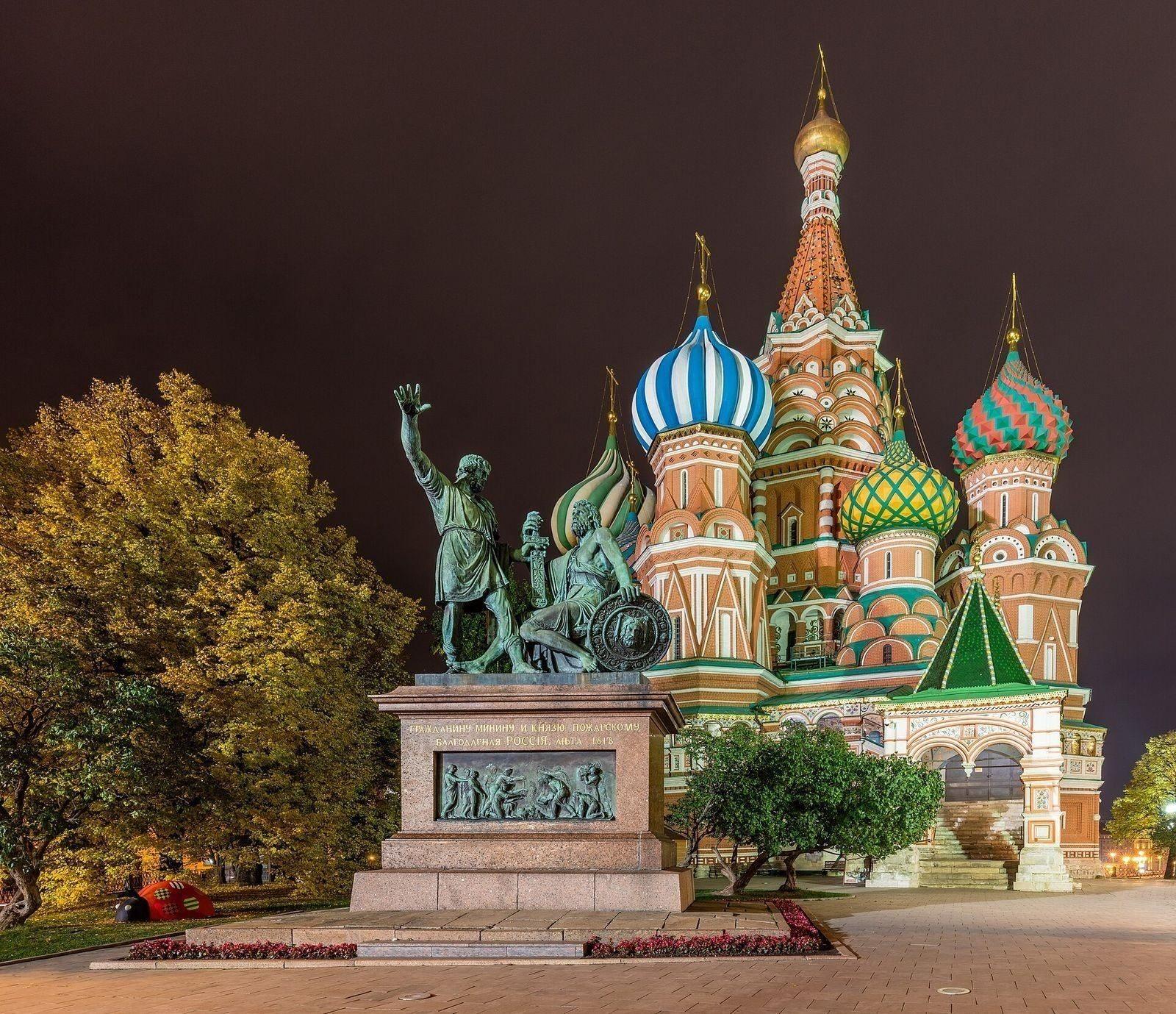 La cathédrale Saint-Basile sur la place Rouge, à Moscou — élevée sous Ivan le Terrible en 1555–1561