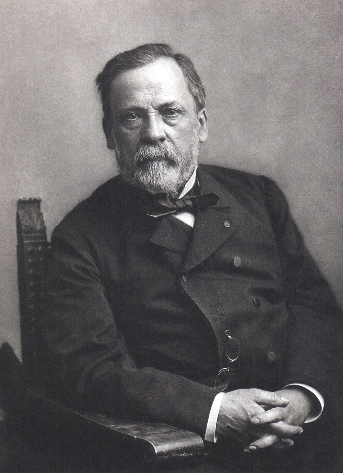 Louis Pasteur dans un portrait d'atelier par Paul Nadar