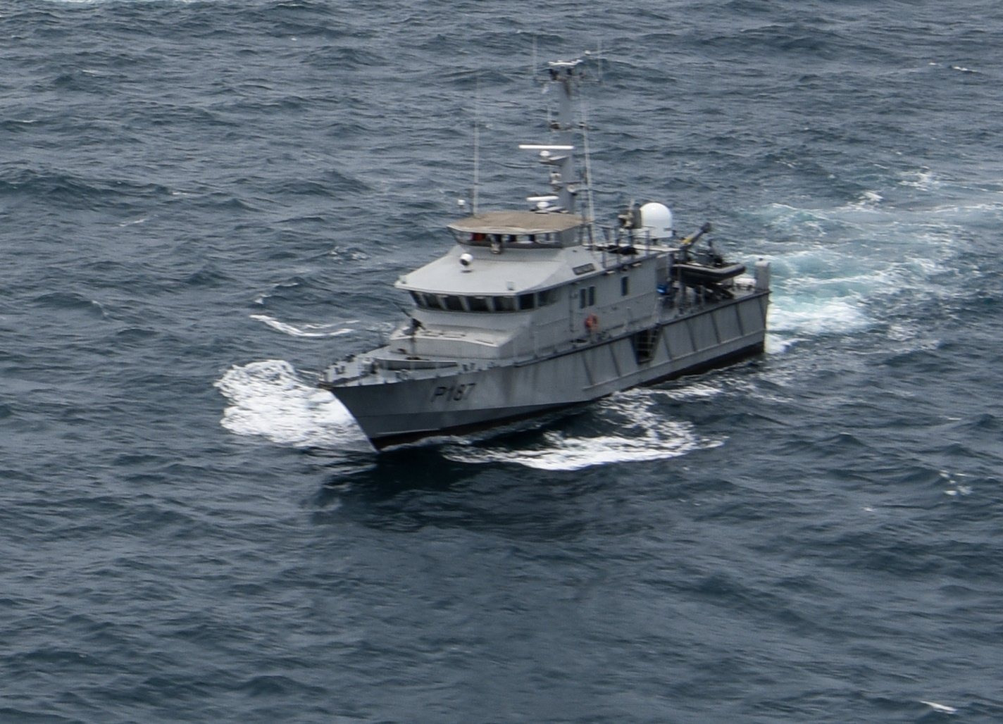 Le patrouilleur NNS Nguru de la marine nigériane en mer