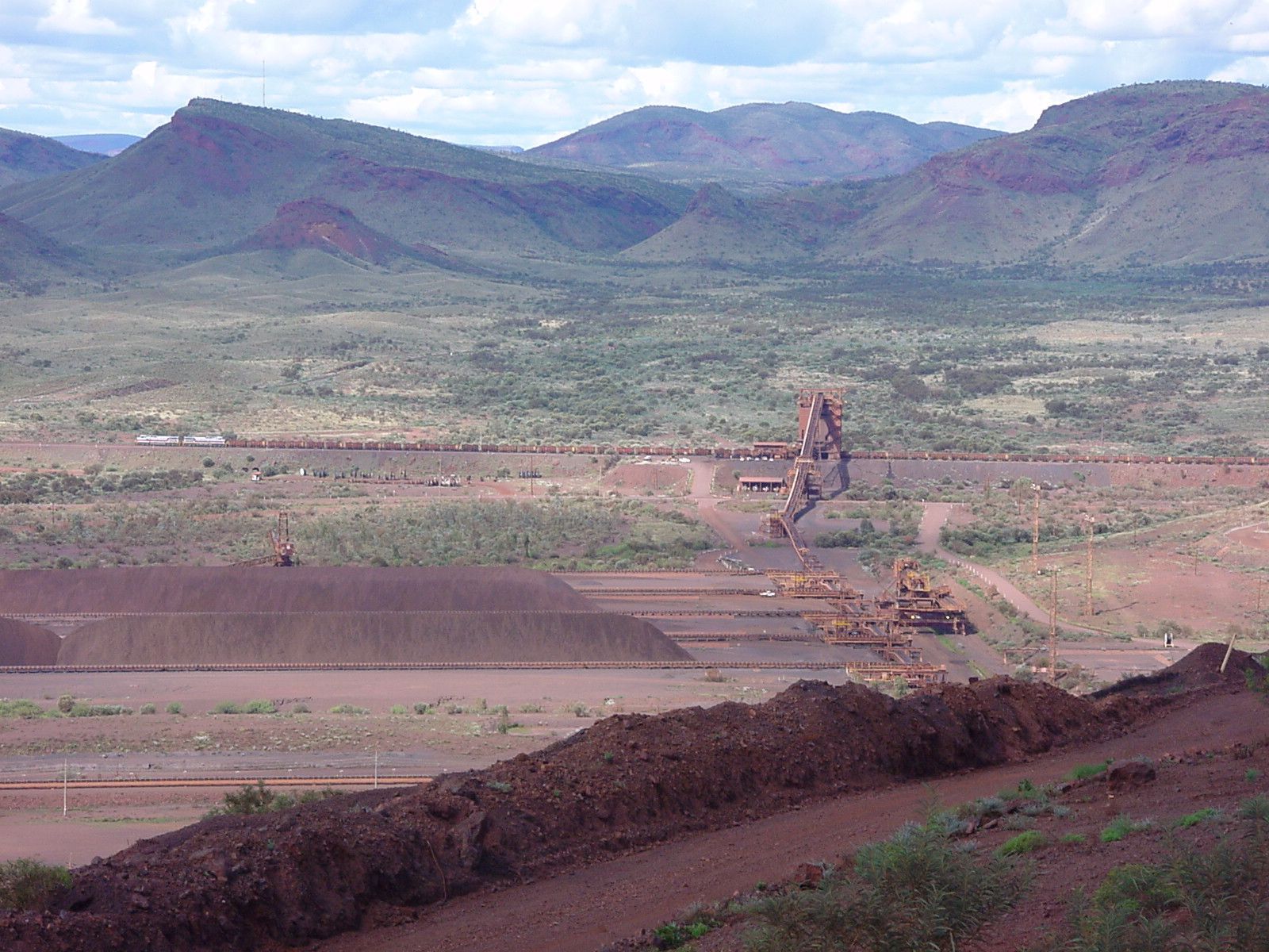 Une mine de minerai de fer dans la région de Pilbara, en Australie occidentale