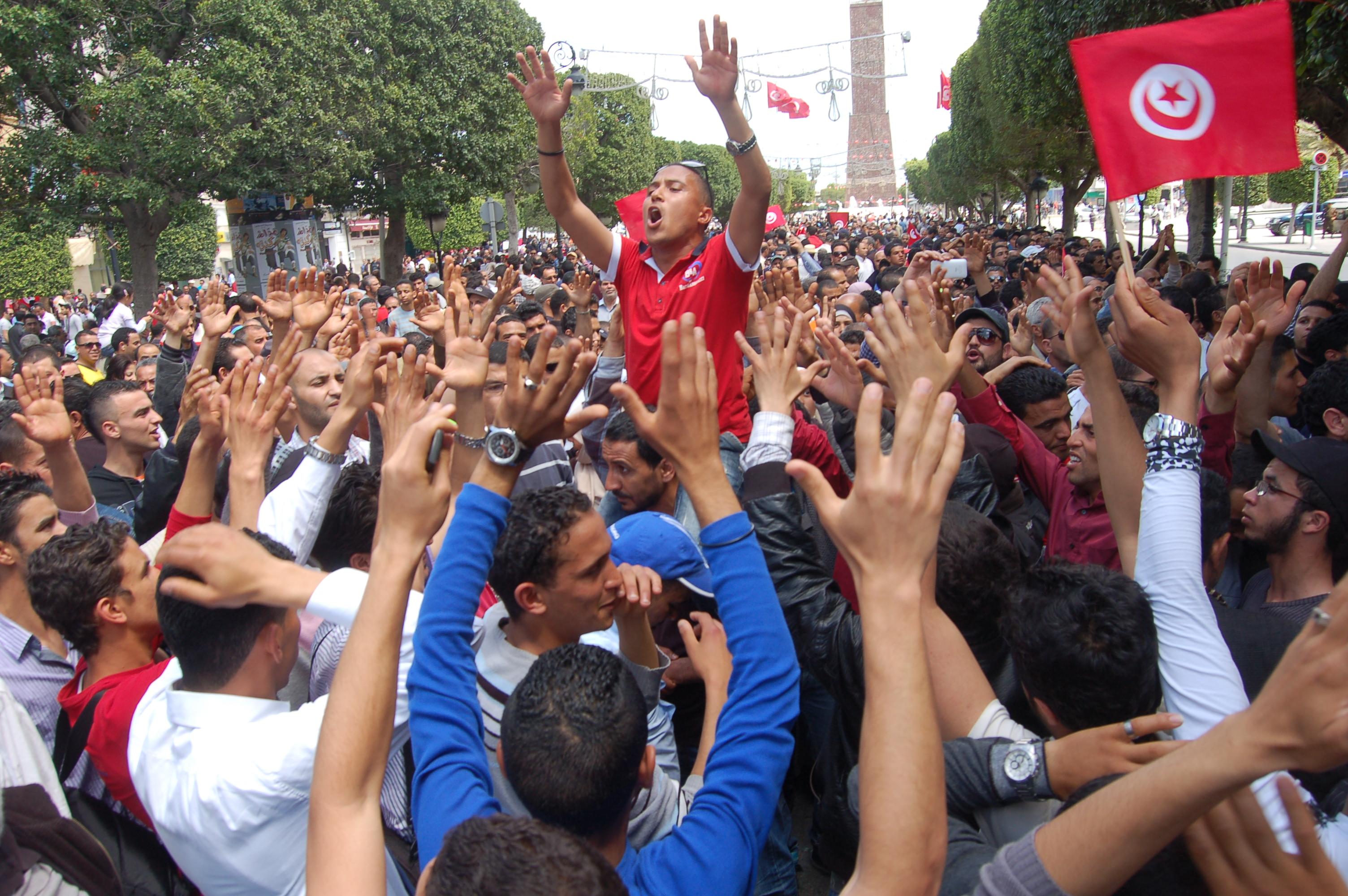 Gaz lacrymogène à Tunis : une rare flambée de contestation remet la Tunisie de Kaïs Saïed sous tension