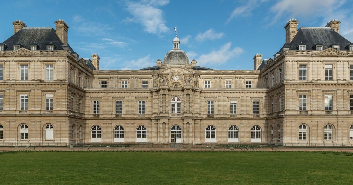 La France brûle ses lycées — et les marchés obligataires regardent