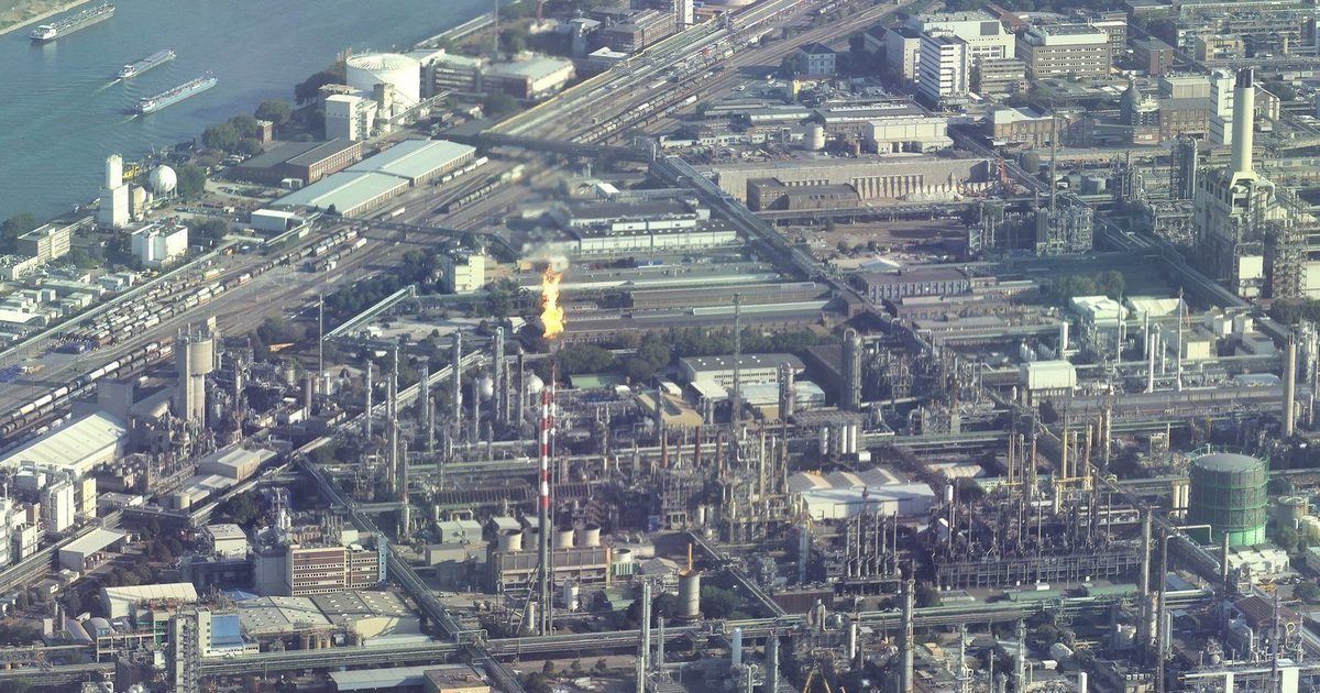 L'Allemagne s'éveille : le PMI à 53,8 pendant que les prévisionnistes doublent l'appel de croissance