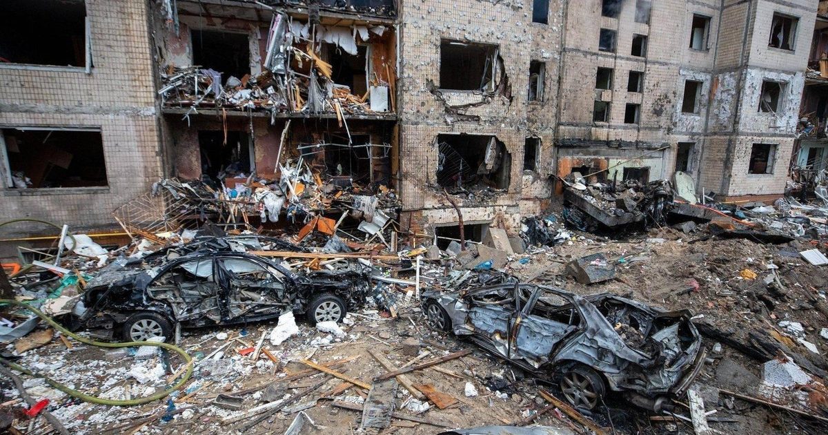Des frappes russes touchent une centrale clé de Kyiv, Zelensky dénonce l'absence d'alerte précoce